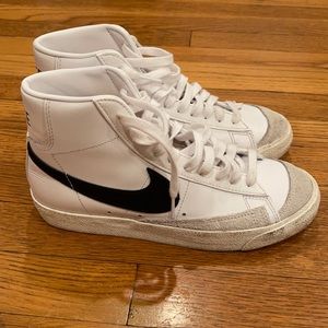 Nike W Blazer. mid 77 size 8.